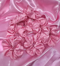 Load image into Gallery viewer, Silk Scrunchie
